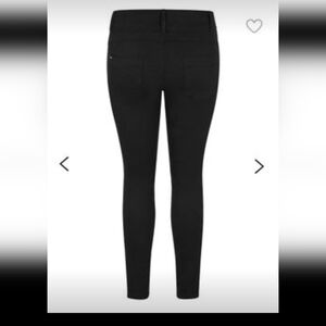 City chic Asha ankle grazer jeans, Black Size 18, 80s Style With Pleated Waist